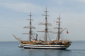 nave scuola amerigo vespucci lavori vita a bordo